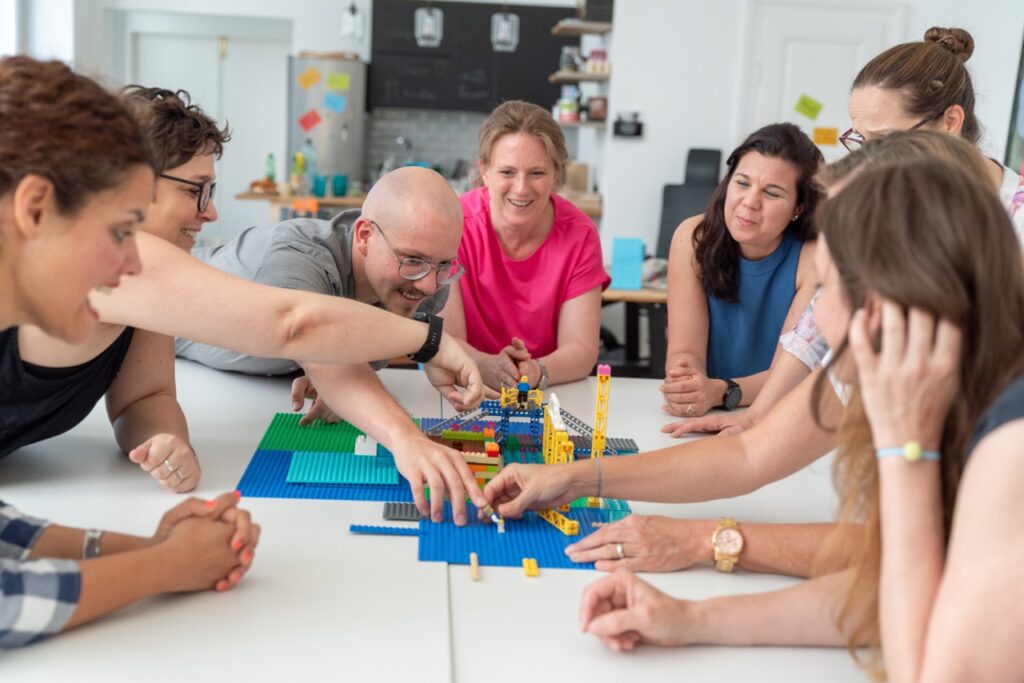Lego® Serious Play® Teambuilding Workshop LEGO® Serious Play® Session mit Sabine Reitmayer-Wawer